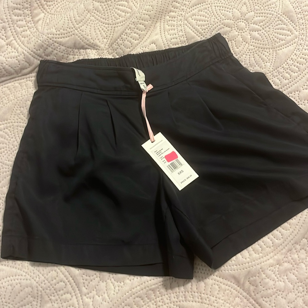 Vineyard vines women’s shorts